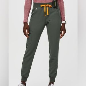 FIGS Limited Edition Moss Zamora Bottoms